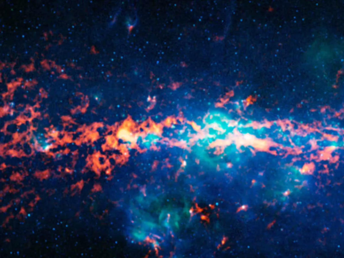 There Are Clouds of Alcohol Floating in Space — And They Could Make Trillions of Bottles of Beer